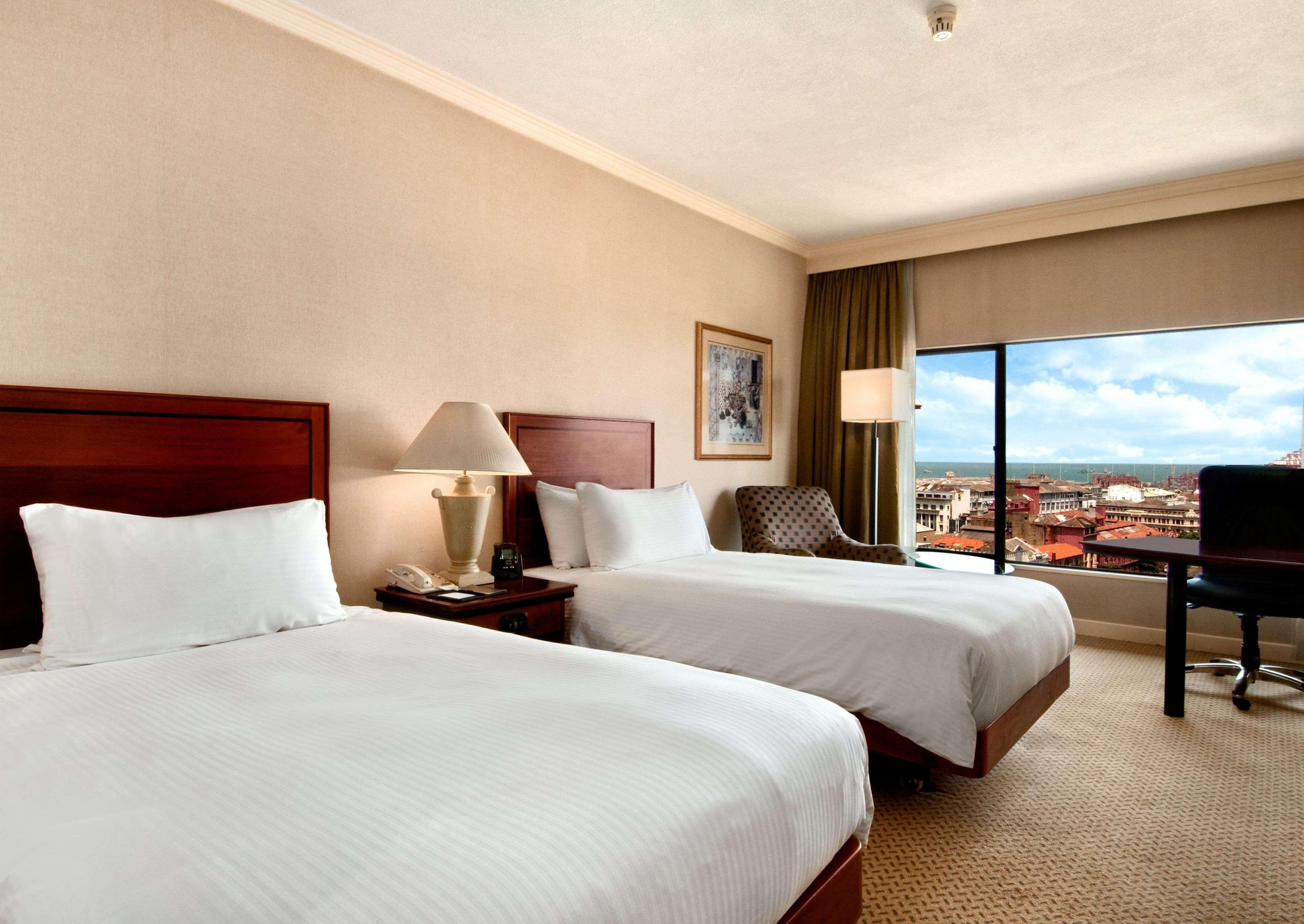 Hilton Colombo Hotel Room photo